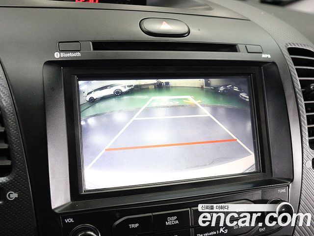 Kia K3 2016 — photo 11