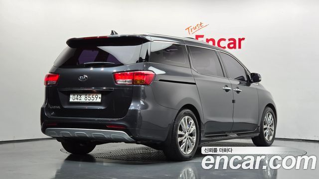 Kia Canival 2018 — photo 2