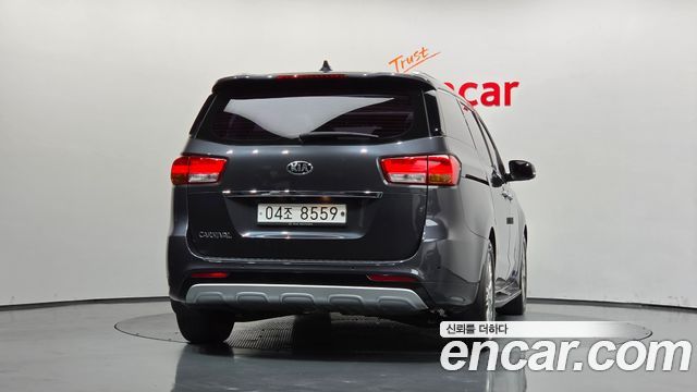 Kia Canival 2018 — photo 4