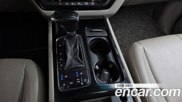Kia Canival 2018 — photo 12