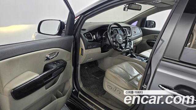Kia Canival 2018 — photo 13