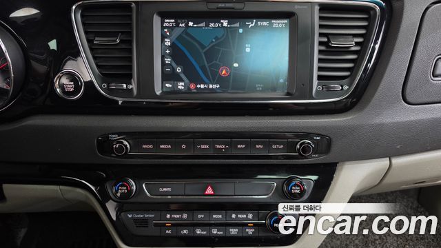 Kia Canival 2018 — photo 19