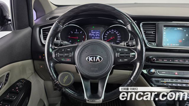 Kia Canival 2018 — photo 20