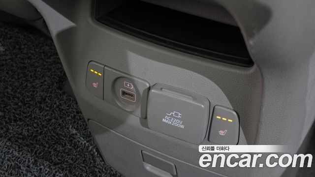 Kia Canival 2018 — photo 24