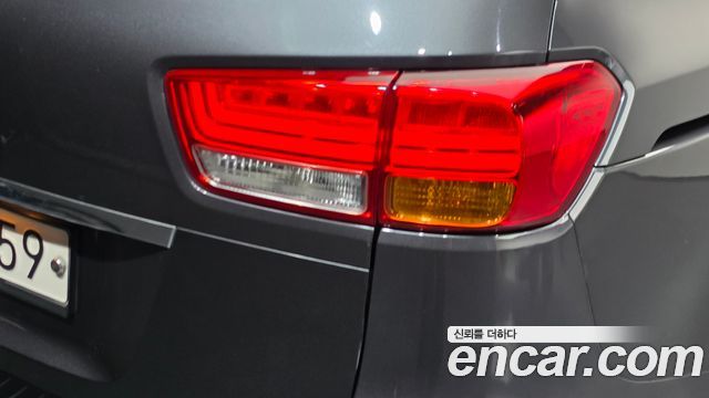 Kia Canival 2018 — photo 9