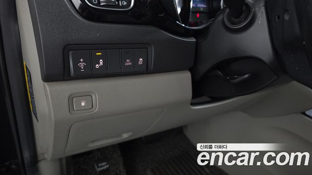 Kia Canival 2018 — photo 30