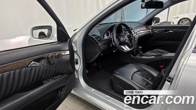 Mercedes-Benz E-Class 2007 — photo 10