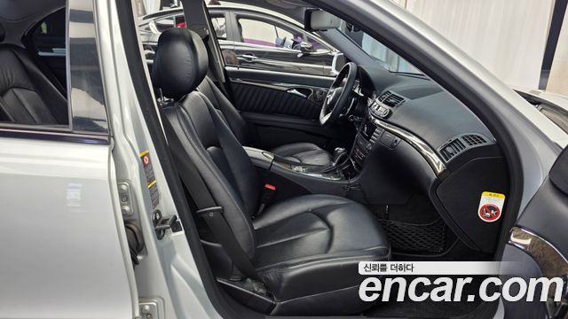 Mercedes-Benz E-Class 2007 — photo 11