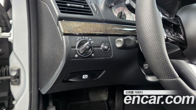Mercedes-Benz E-Class 2007 — photo 16