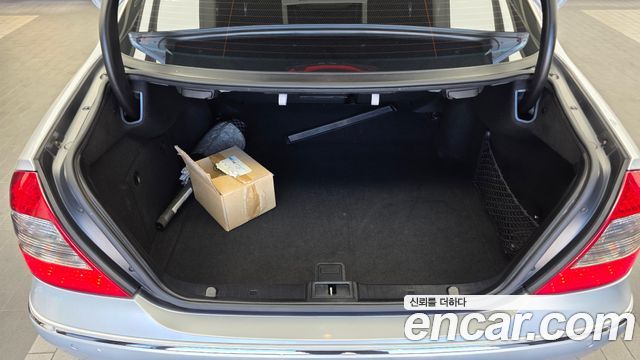 Mercedes-Benz E-Class 2007 — photo 20