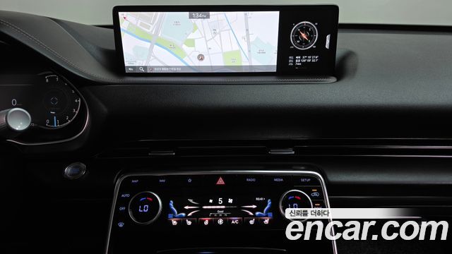 Genesis GV80 2020 — photo 13