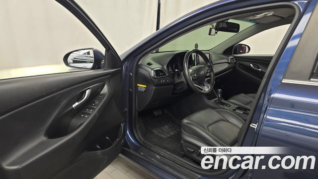 Hyundai i30 2017 — photo 10