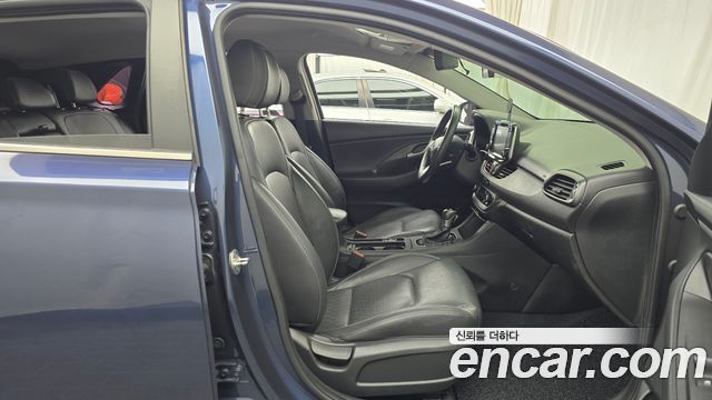 Hyundai i30 2017 — photo 11