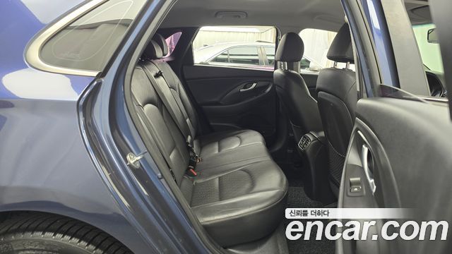 Hyundai i30 2017 — photo 12