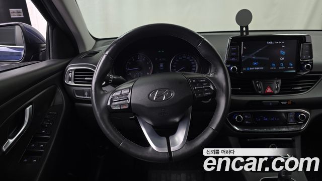 Hyundai i30 2017 — photo 13
