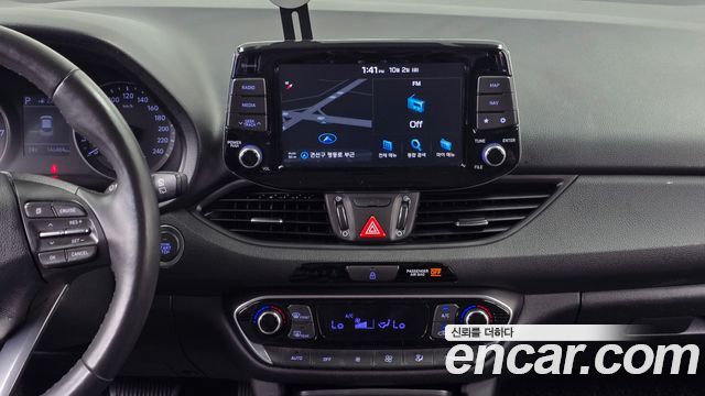 Hyundai i30 2017 — photo 14