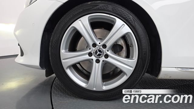 Mercedes-Benz E-Class 2018 — photo 5