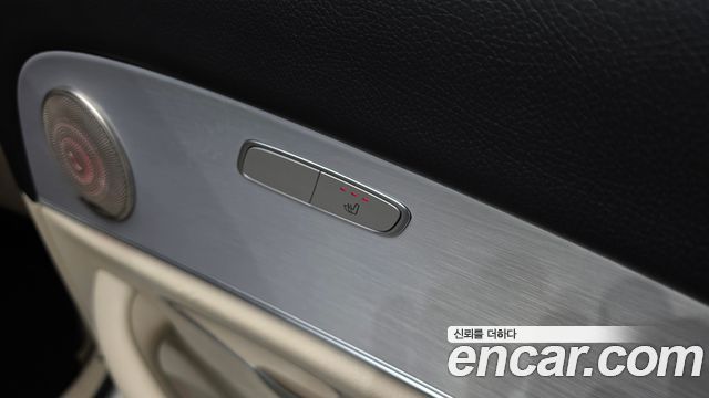 Mercedes-Benz E-Class 2018 — photo 17