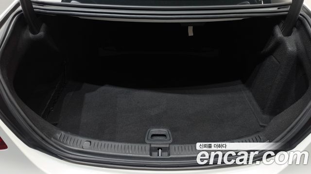 Mercedes-Benz E-Class 2018 — photo 18