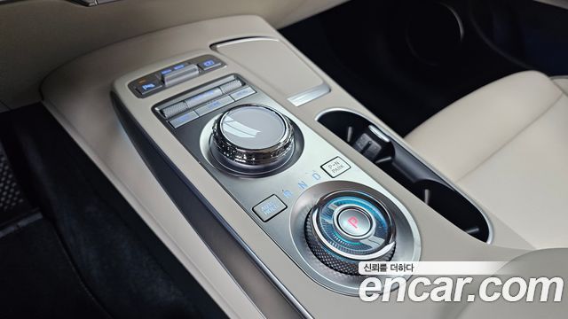 Genesis GV70 2024 — photo 12
