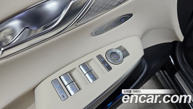 Genesis GV70 2024 — photo 28