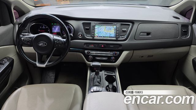 Kia Canival 2017 — photo 7