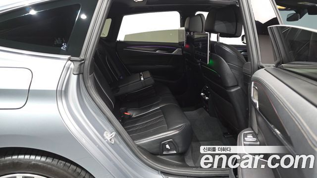 BMW Gran Turismo 2023 — photo 17