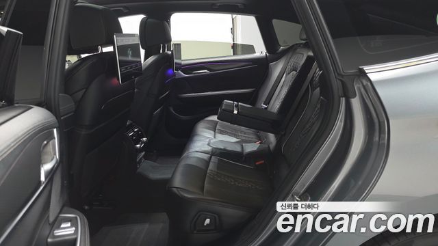 BMW Gran Turismo 2023 — photo 18