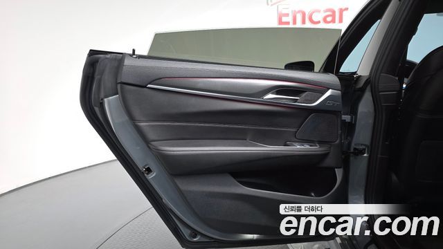BMW Gran Turismo 2023 — photo 15