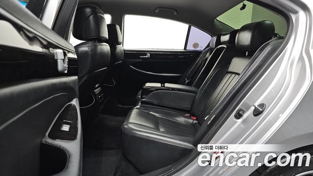 Hyundai Genesis 2012 — photo 17
