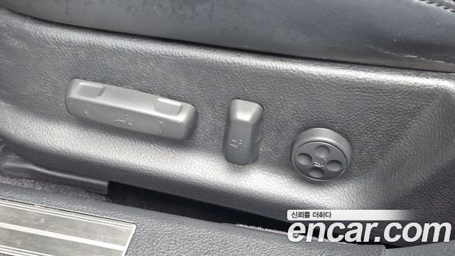 Hyundai Genesis 2012 — photo 23