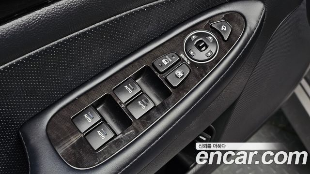 Hyundai Genesis 2012 — photo 24