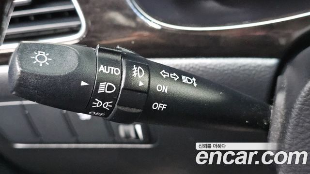 Hyundai Genesis 2012 — photo 26