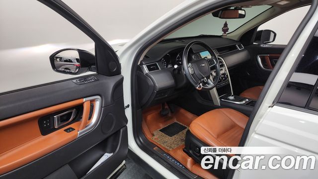 Land Rover Discovery Sport 2016 — photo 10