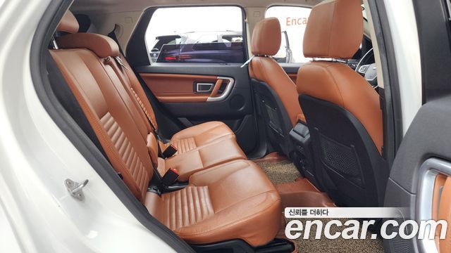 Land Rover Discovery Sport 2016 — photo 12