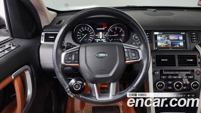 Land Rover Discovery Sport 2016 — photo 13