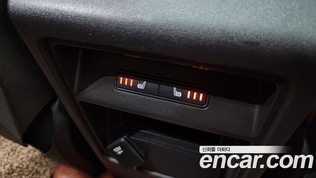 Land Rover Discovery Sport 2016 — photo 17