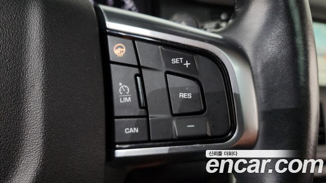 Land Rover Discovery Sport 2016 — photo 18