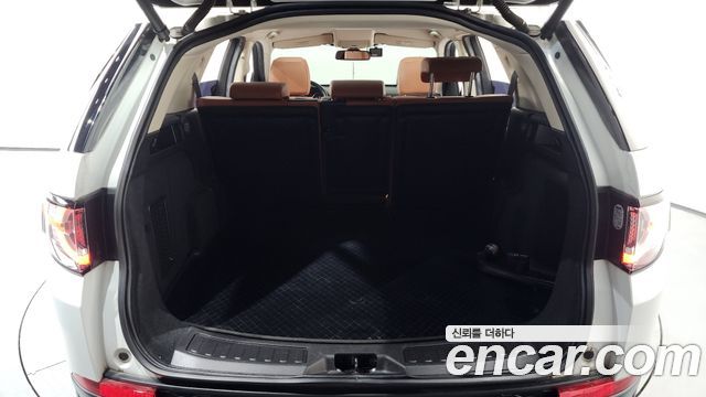 Land Rover Discovery Sport 2016 — photo 20