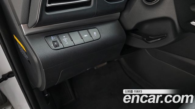 Hyundai AVANTE 2019 — photo 14