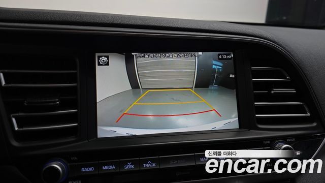 Hyundai AVANTE 2019 — photo 16
