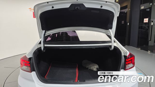 Hyundai AVANTE 2019 — photo 20