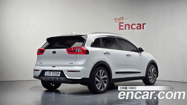 Kia Niro 2017 — photo 2