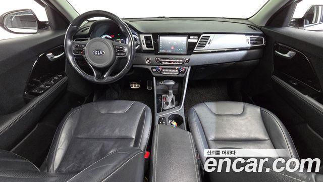 Kia Niro 2017 — photo 10