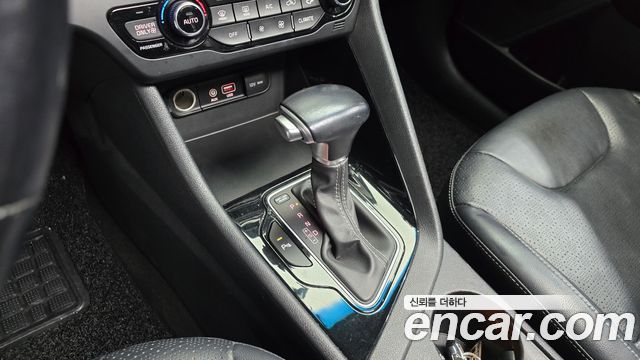 Kia Niro 2017 — photo 12