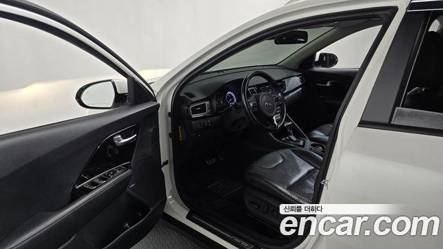 Kia Niro 2017 — photo 13