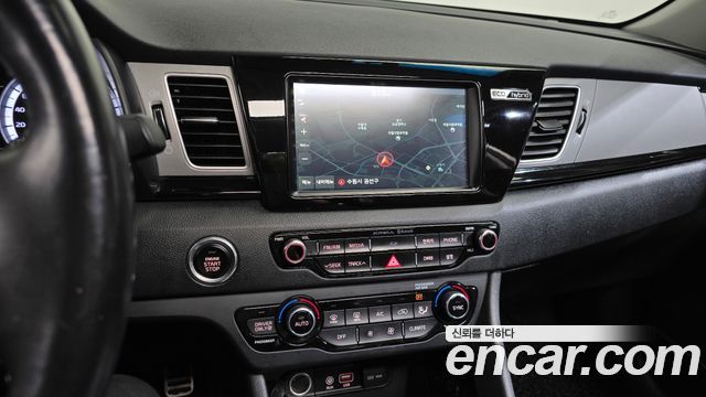 Kia Niro 2017 — photo 19