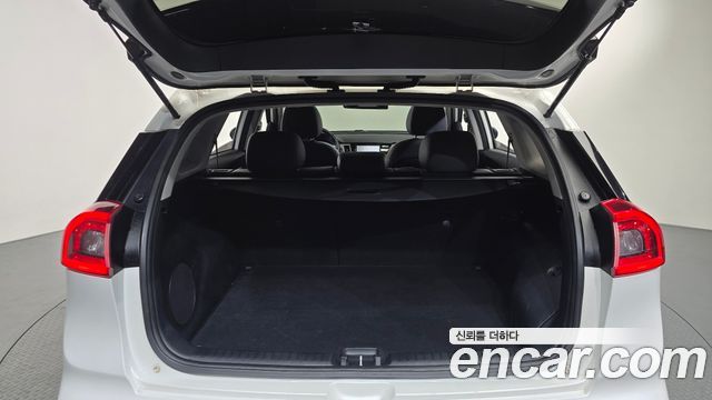 Kia Niro 2017 — photo 26