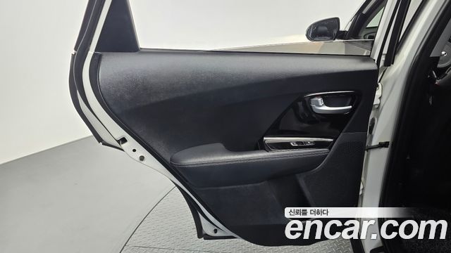 Kia Niro 2017 — photo 15