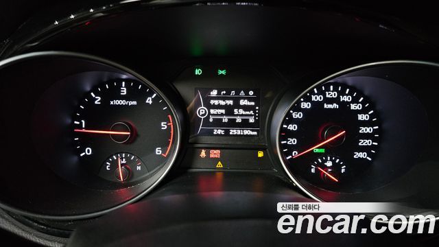 Kia Canival 2015 — photo 8